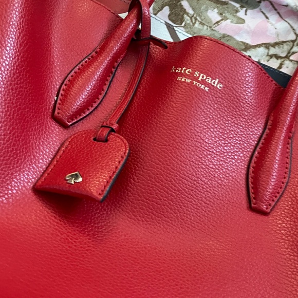 Kate spade ♠️ Red Pebbled Leather Tote with Top Handles - Picture 2 of 9